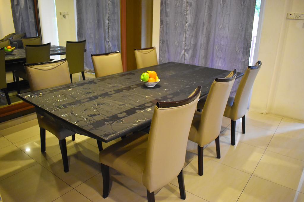 הוילה Bukit Jambul 67 First Island מראה חיצוני תמונה